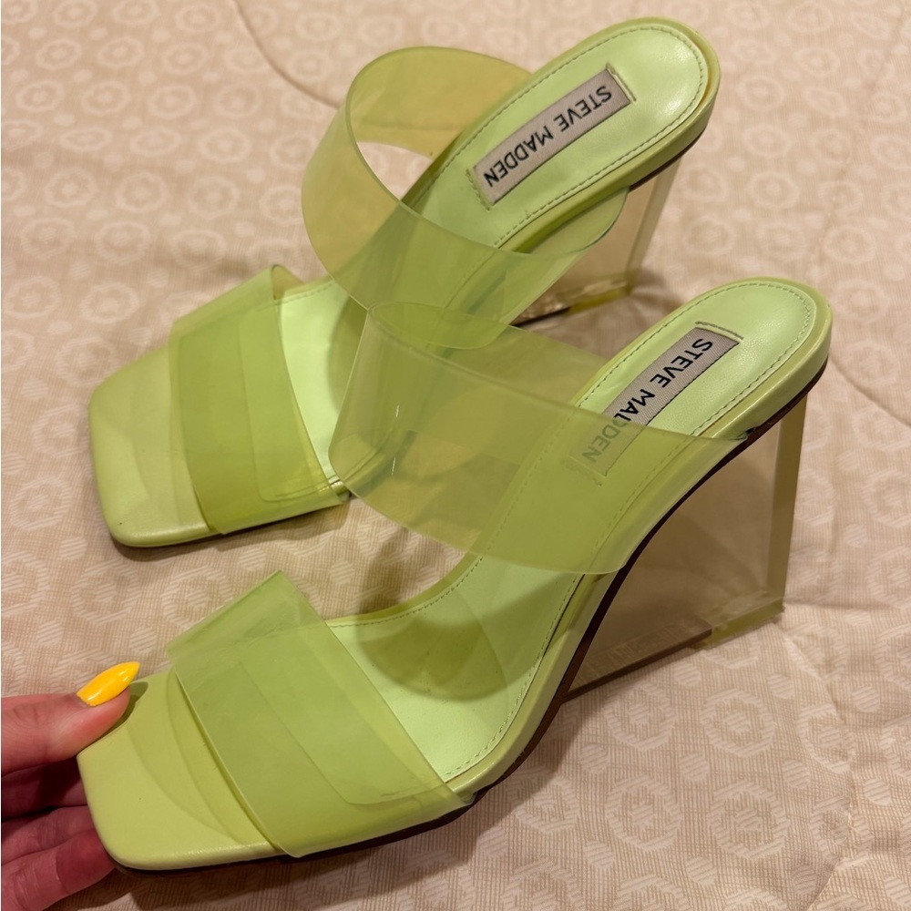 Steve Madden green sandals